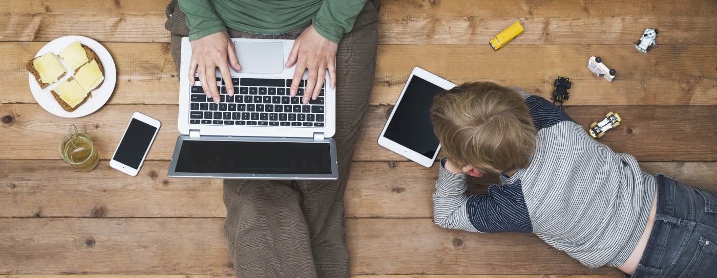 Family internet use banner